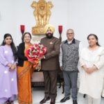 विश्वविद्यालय की कुलपति के साथ मीडिया एंड कम्युनिकेशन स्टडीज विभाग के छात्रों ने राज्यपाल से की भेंट