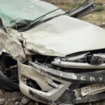 दुख़द दुर्घटना घटी :कार गहरी खाई में गिरी, तीन लोगों की मौत, एक सेना में था, एक दोस्त आया था लंदन से