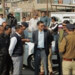 25 से अधिक सामाजिक संस्थाओं के प्रतिनिधियों ने जिलाधिकारी सविन बंसल को हटाने के खिलाफ खोला मोर्चा