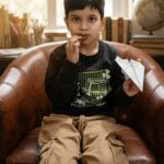 एक बच्चा, हाँ जी एक बच्चा, आया बड़ी दूर से…..