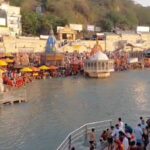 बुद्ध पूर्णिमा पर श्रद्धालुओं ने गंगा में लगाई आस्था की डूबकी