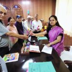 संयुक्त नागरिक संगठन, क्षत्रिय चेतना मंच आदि ने नवनियुक्त शिक्षा निदेशक आकांक्षा कोंडगे से मुलाकात कर उन्हें पुष्प भेंट किए