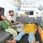 साथियों ने हाथ थामने की कोशिश भी की लेकिन खाई में गिरने से उन्हें बचा नहीं सके