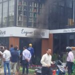 ए.सी. फटने से शराब की दुकान में लगी भीषण आग, कर्मियों ने भागकर बचाई जान